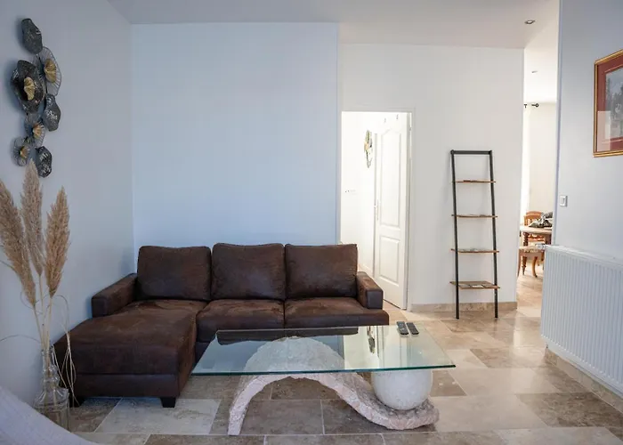 Maison De Nyaraló