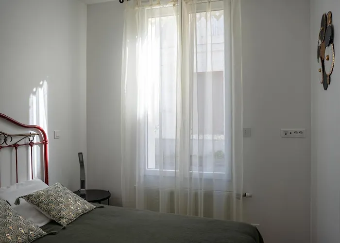 Maison De *